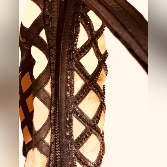 Isabella Fiore Star Safari Tula Crisscross Lattice Tan Black Bead Purse Handbag - Picture 9 of 12